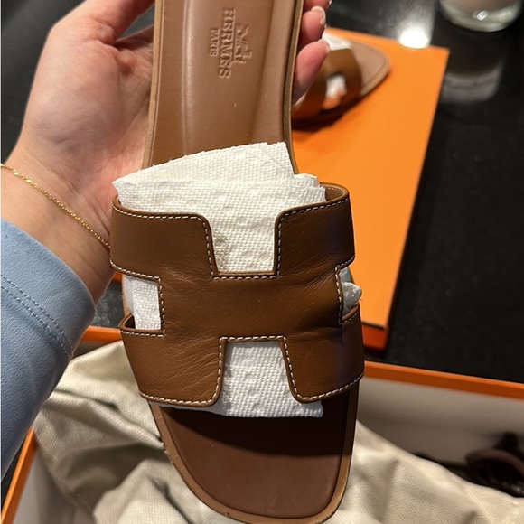 Hermes Oran - Picture 2 of 3